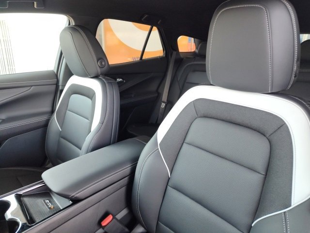 New 2025 Chevrolet Blazer EV LT image 19