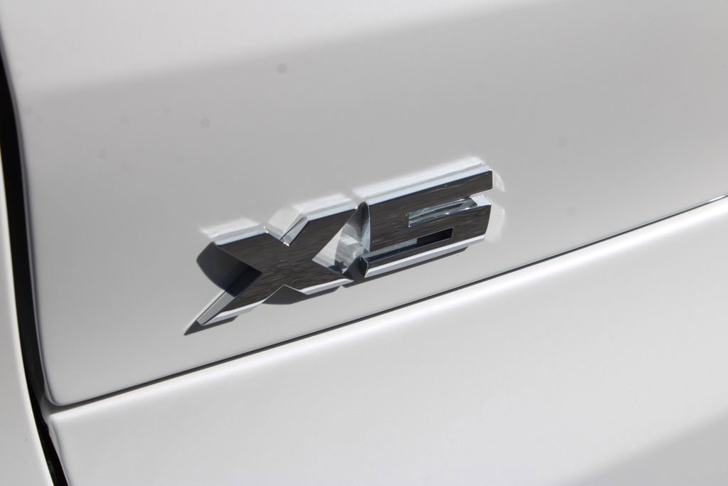 New 2026 BMW X5 M60i w/ Climate Comfort Package image 51