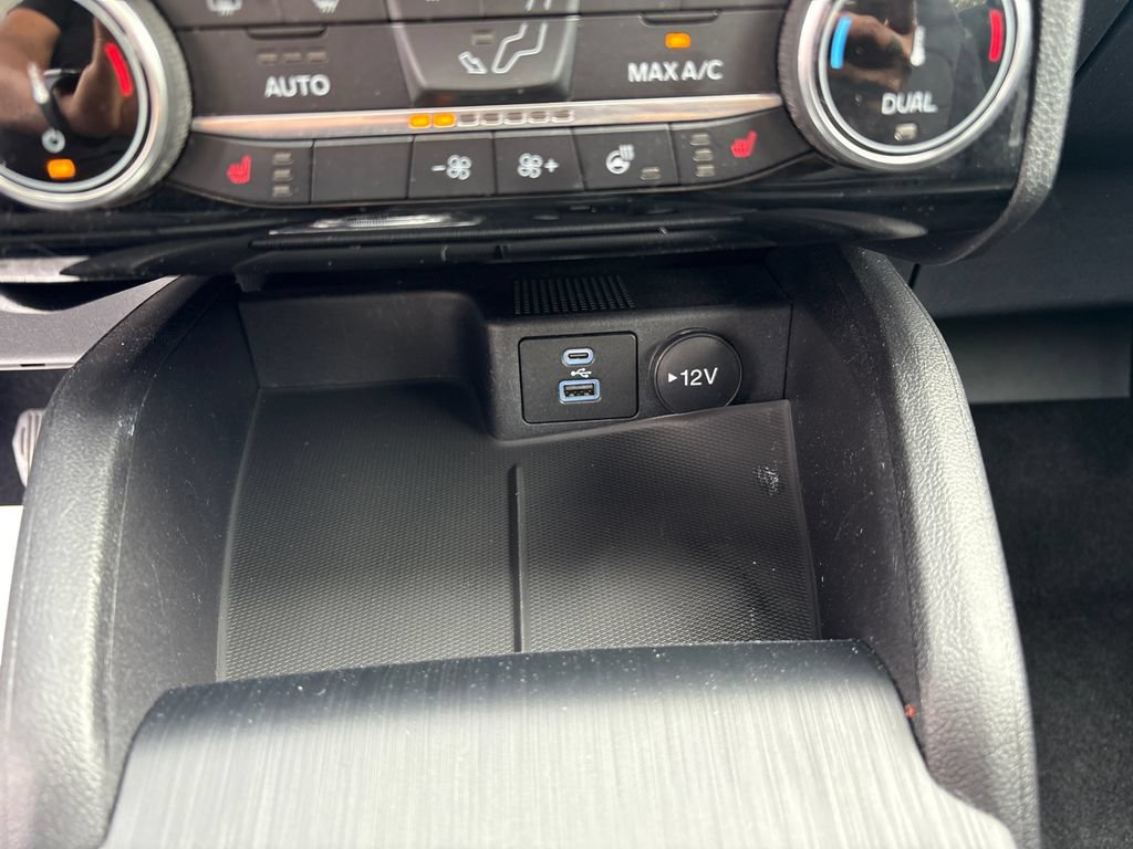 Used 2022 Ford Escape Titanium AWD/4WD image 22