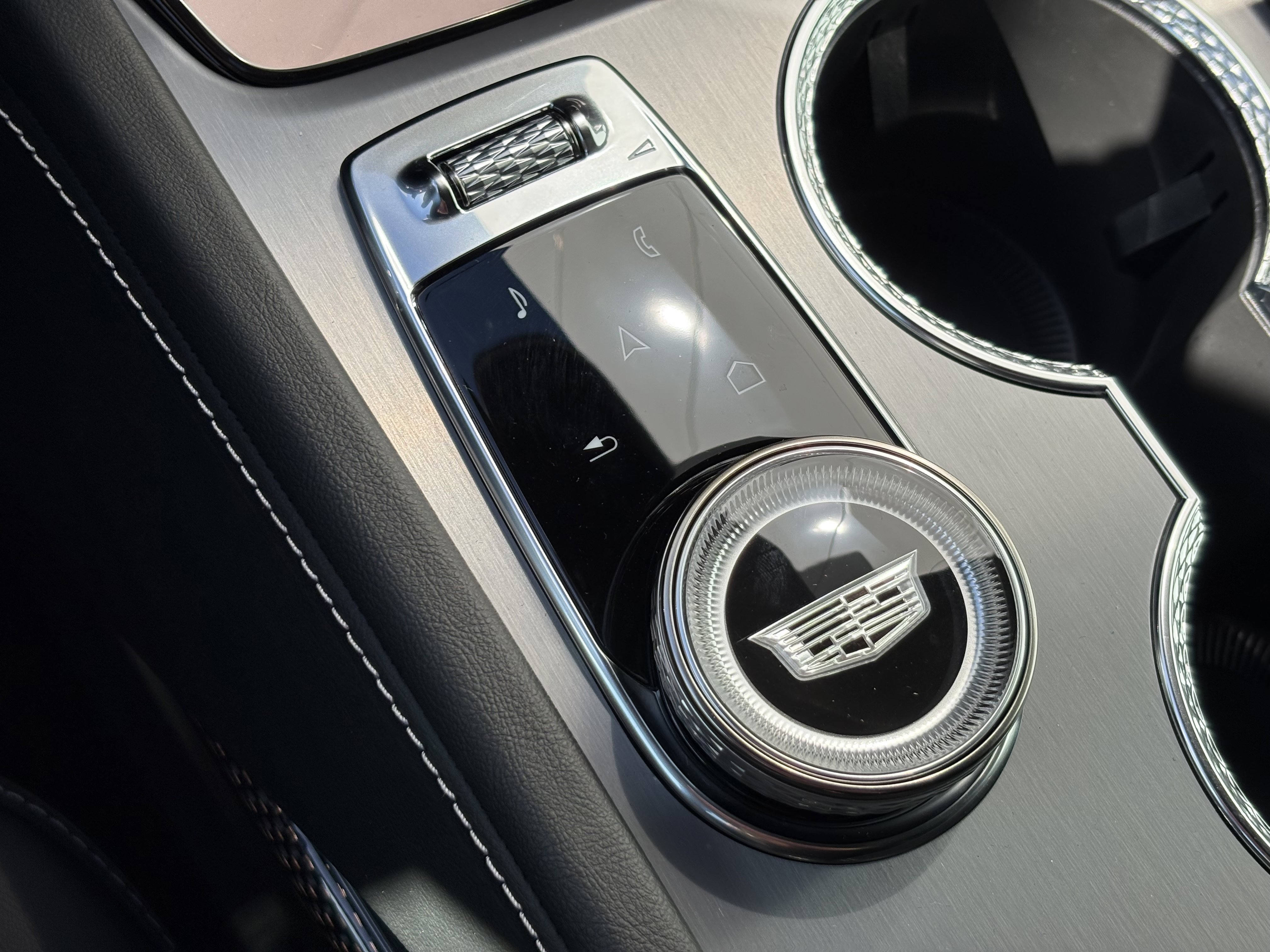 New 2026 Cadillac Vistiq Luxury w/ LPO, Floor Liner Package image 30