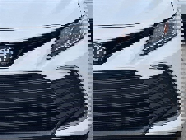 Used 2024 Toyota Camry LE w/ Convenience Package image 8