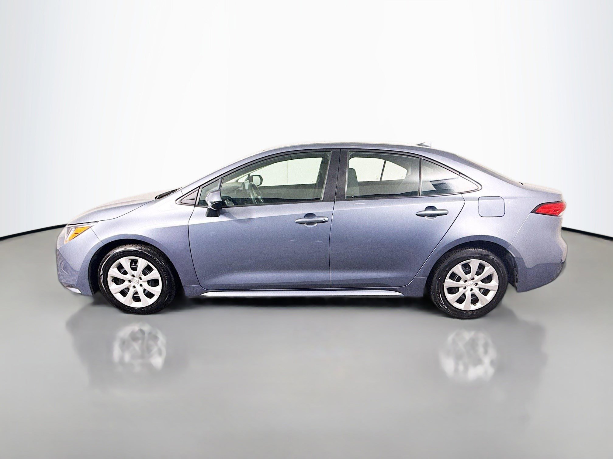 Used 2024 Toyota Corolla LE image 6