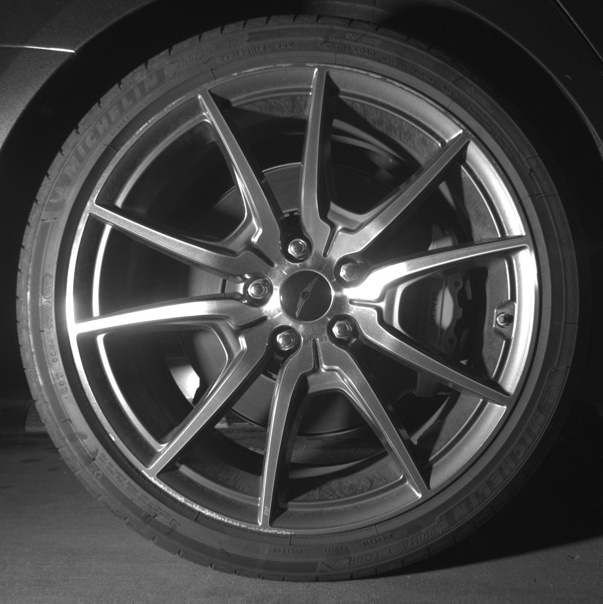Used 2025 Genesis G70 2.5T image 15