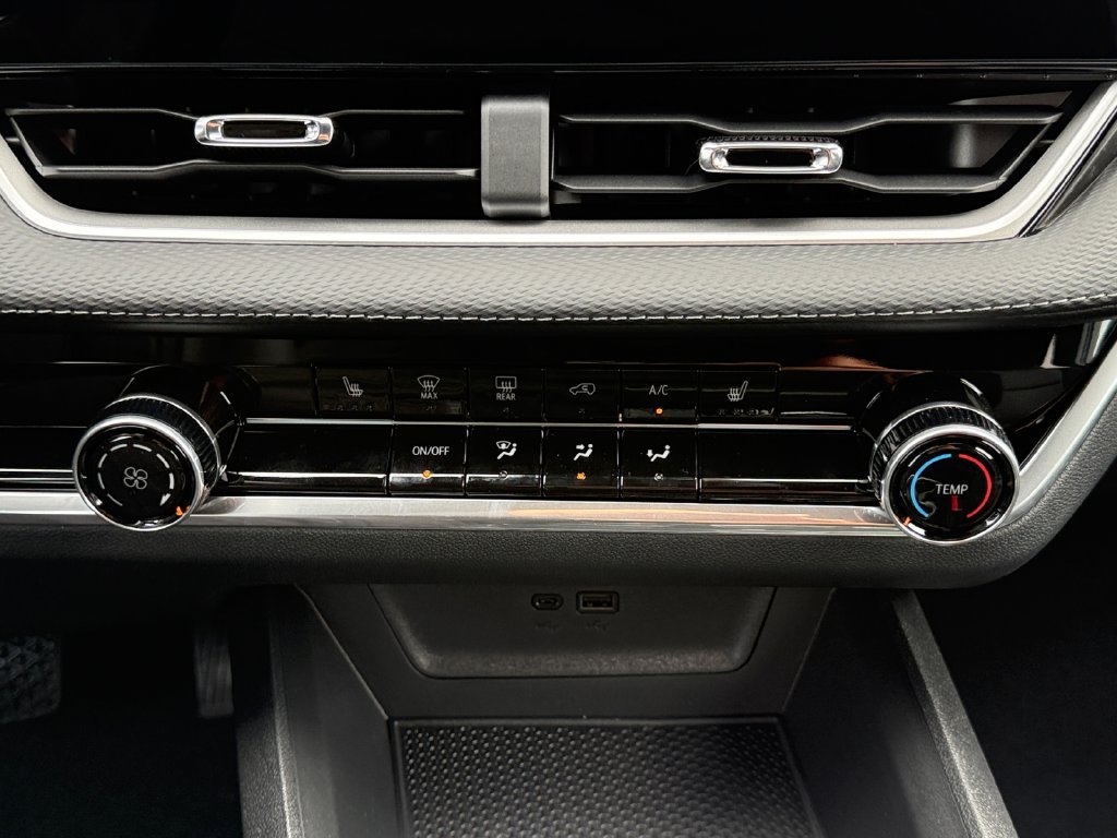 New 2027 Chevrolet Equinox LT w/ Safety and Technology Package AWD/4WD image 19