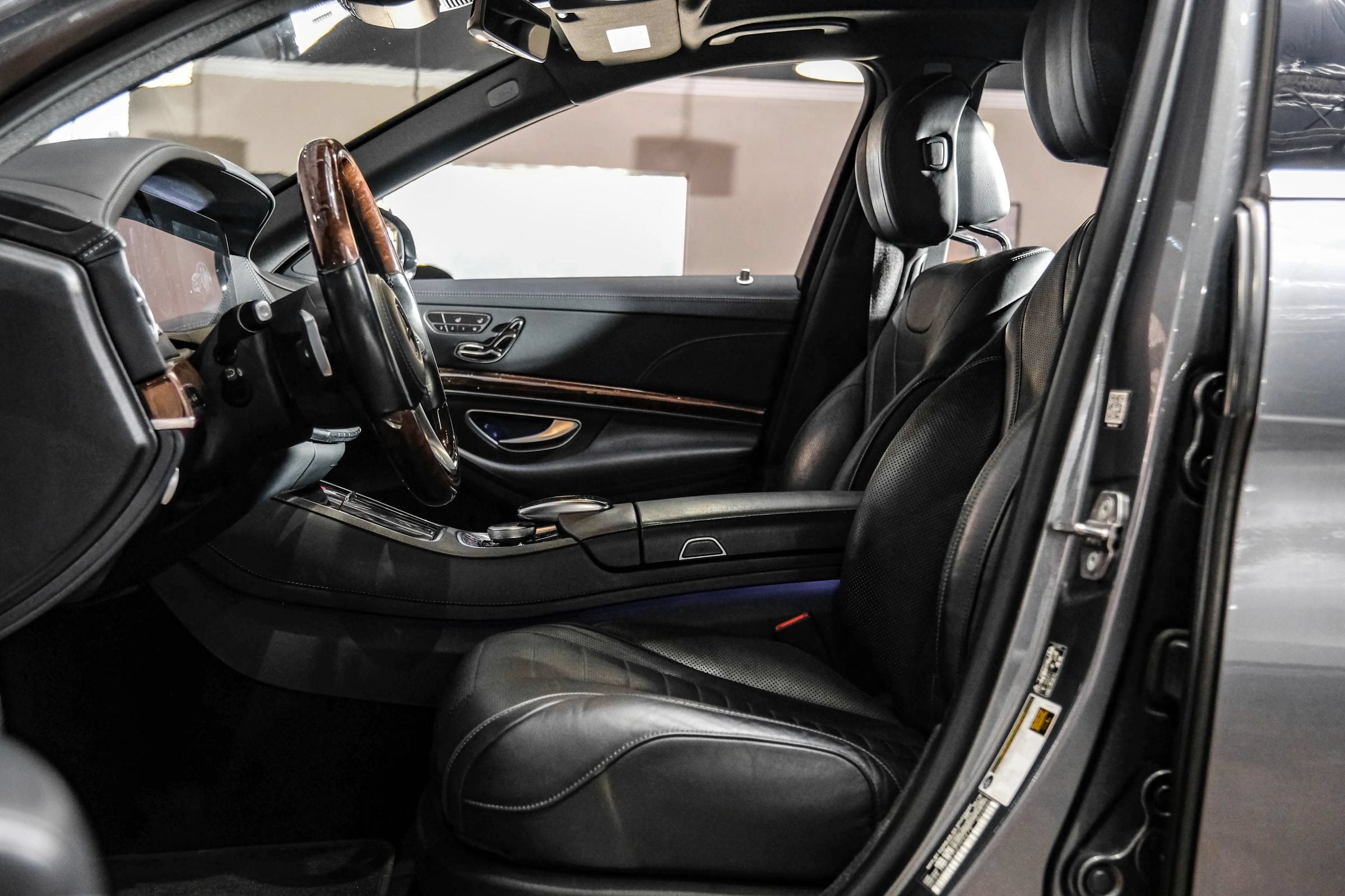 Used 2018 Mercedes-Benz S 560 4MATIC Sedan image 5