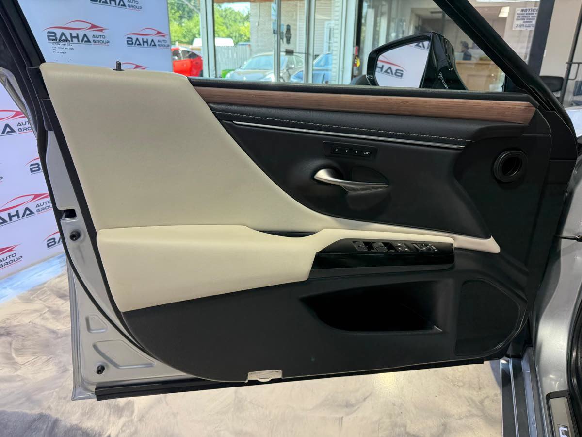 Used 2024 Lexus ES 350 w/ Premium Package FWD image 34