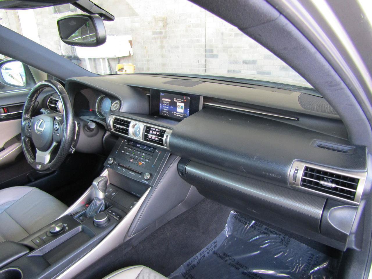 Used 2016 Lexus IS 200t w/ F Sport Package RWD image 11