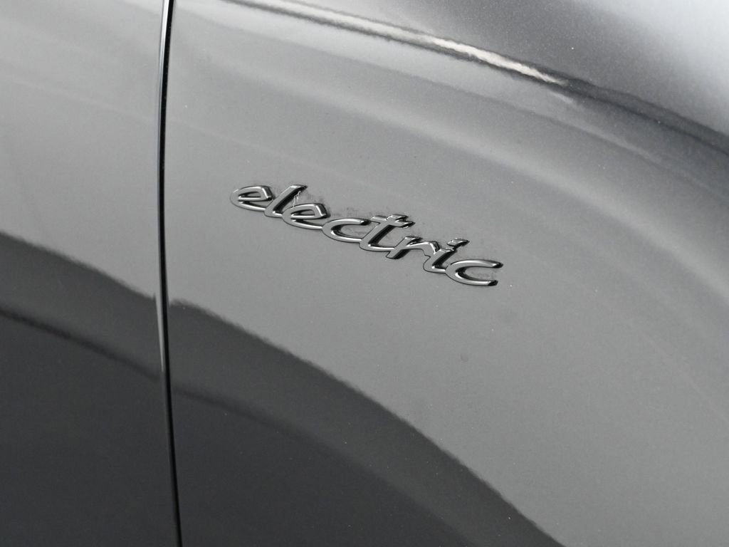 Certified 2025 Porsche Macan 4S Electric image 32