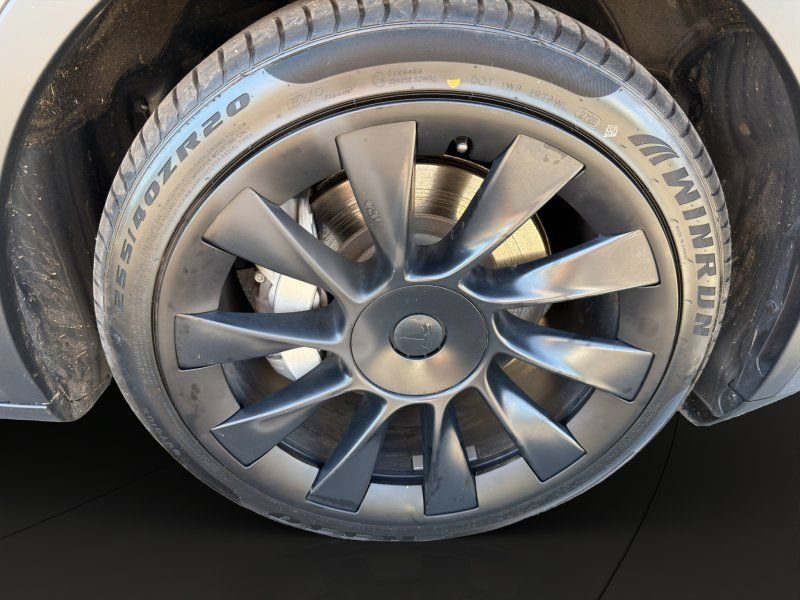 Used 2023 Tesla Model Y Long Range AWD/4WD image 24