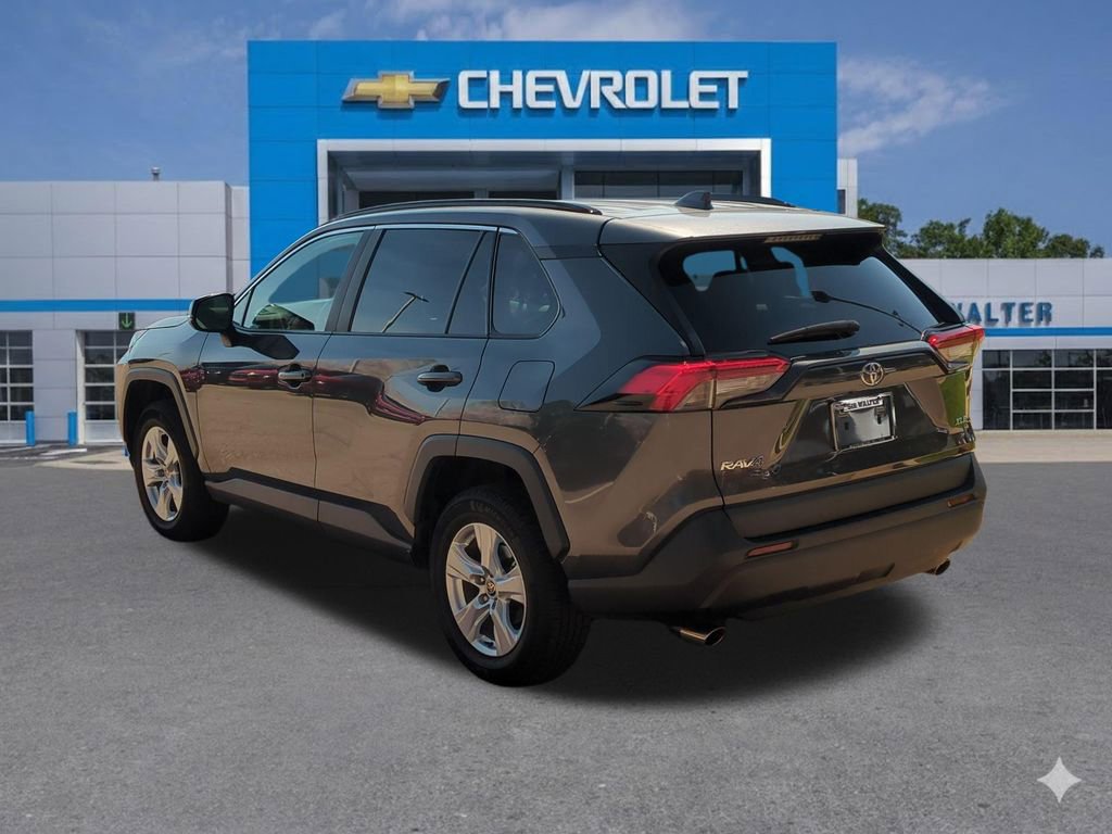 Used 2021 Toyota RAV4 XLE image 4