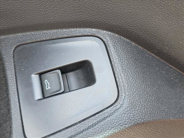 Certified 2023 Volkswagen Tiguan SE w/ Panoramic Sunroof Package FWD image 18