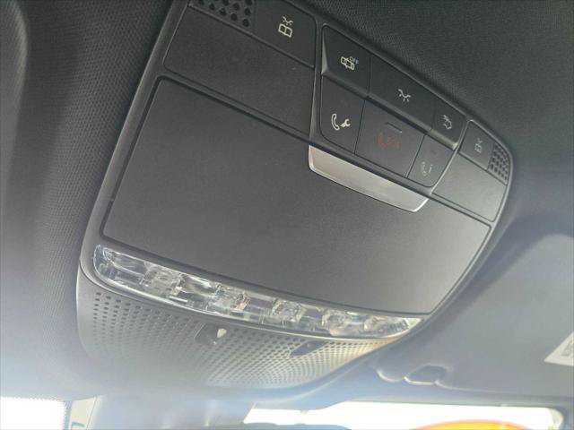 Used 2018 Mercedes-Benz GLC 300 4MATIC image 35