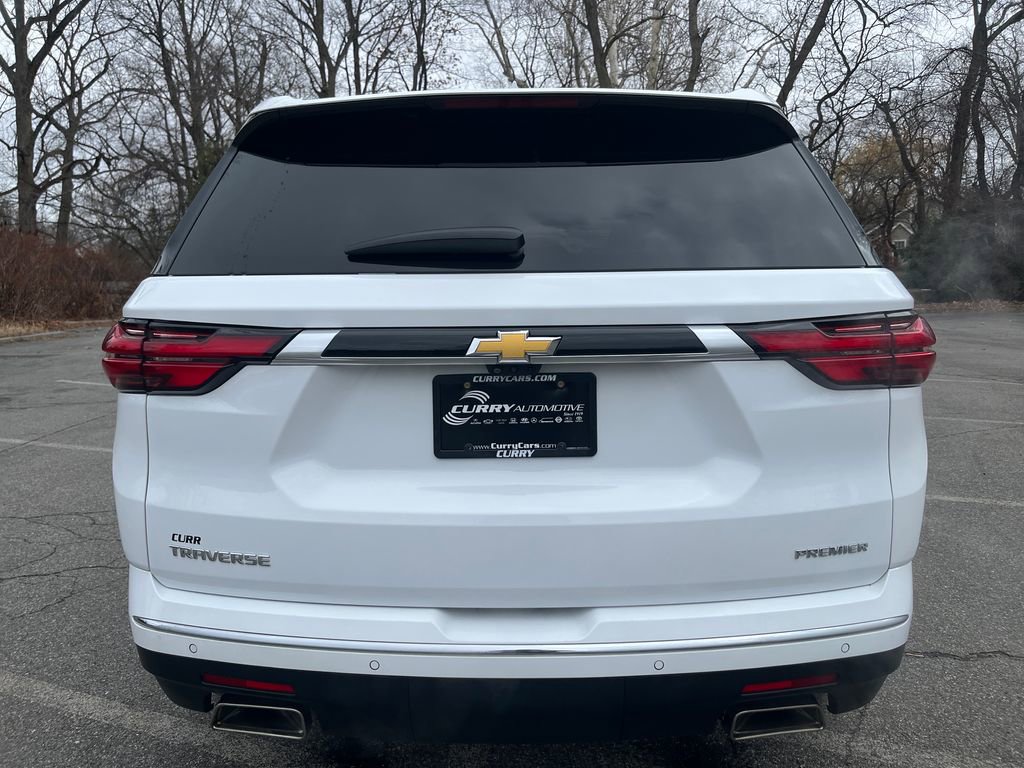 Used 2023 Chevrolet Traverse Premier image 11