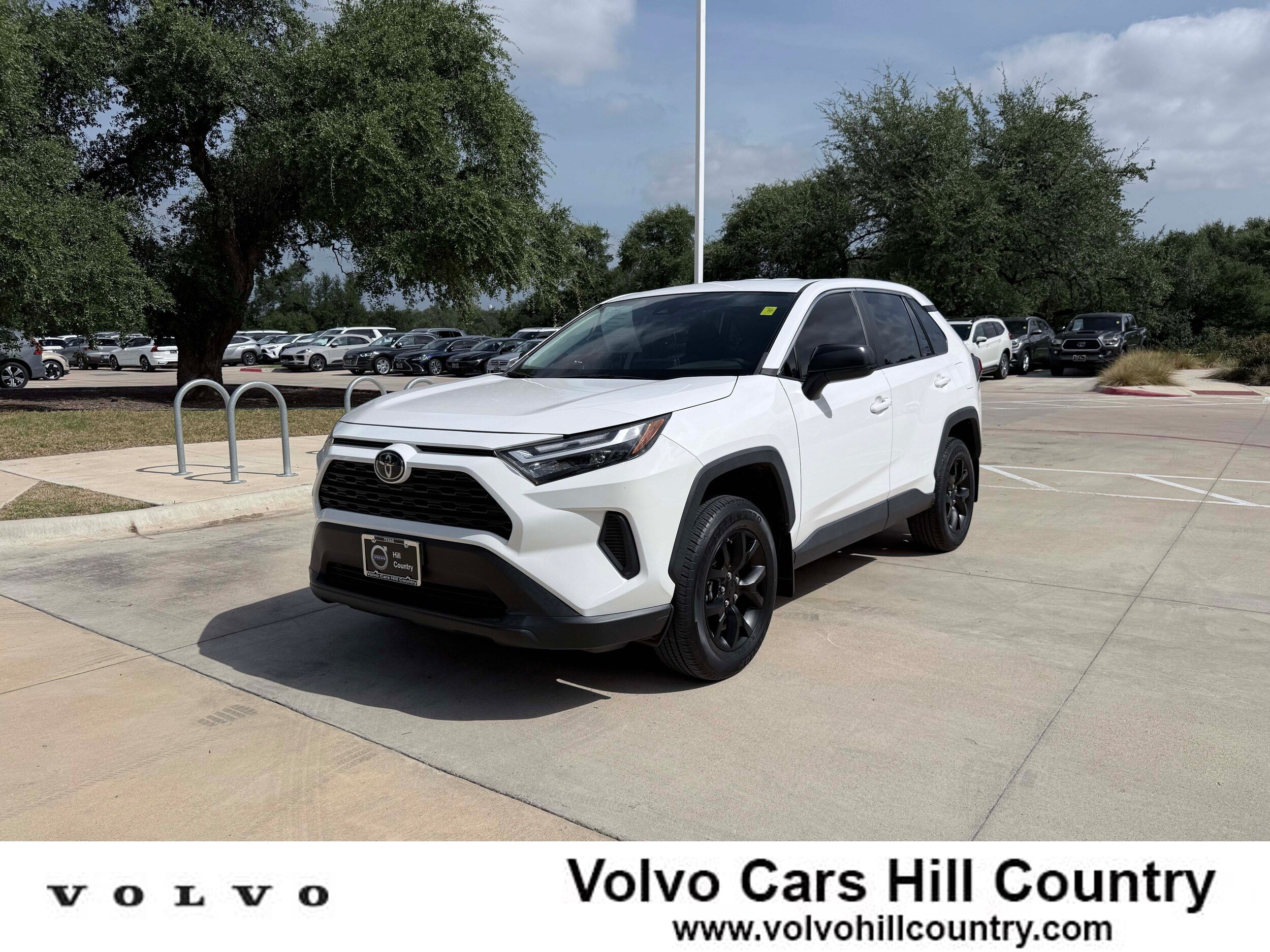 Used 2023 Toyota RAV4 LE FWD image 1