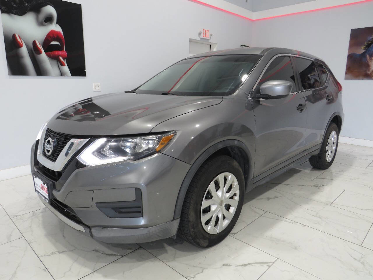 Used 2017 Nissan Rogue S image 8