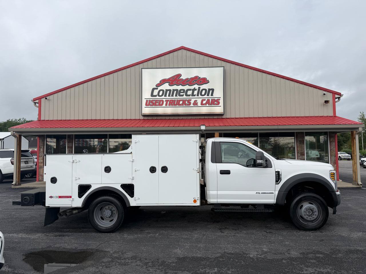 Used 2019 Ford F550 4x4 Regular Cab Super Duty image 3