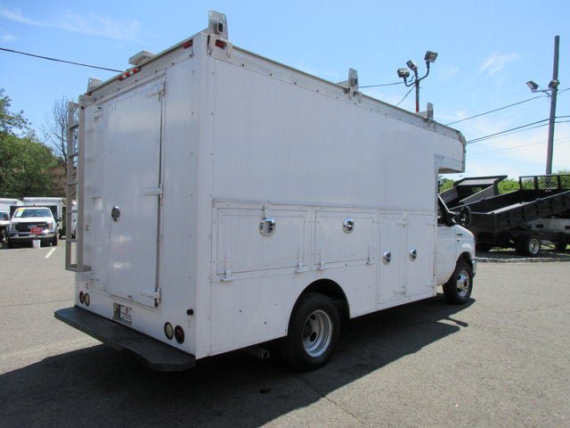 Used 2016 Ford E-350 and Econoline 350 Super Duty w/ Power Windows & Locks Group RWD image 4