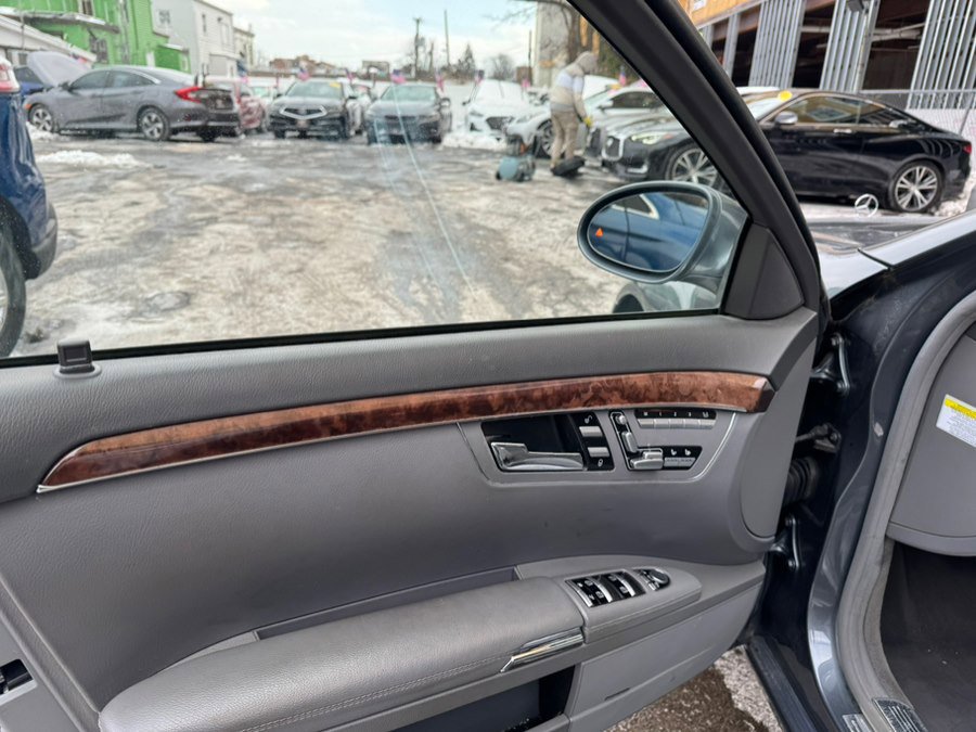 Used 2009 Mercedes-Benz S 550 4MATIC image 19