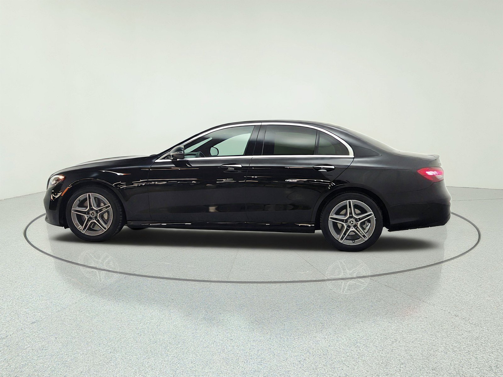 Used 2023 Mercedes-Benz E 350 Sedan image 8
