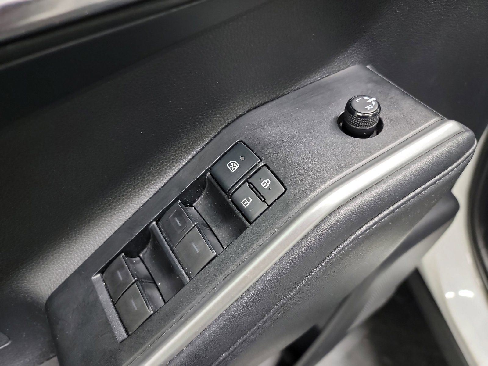 Used 2021 Toyota Highlander XLE image 14