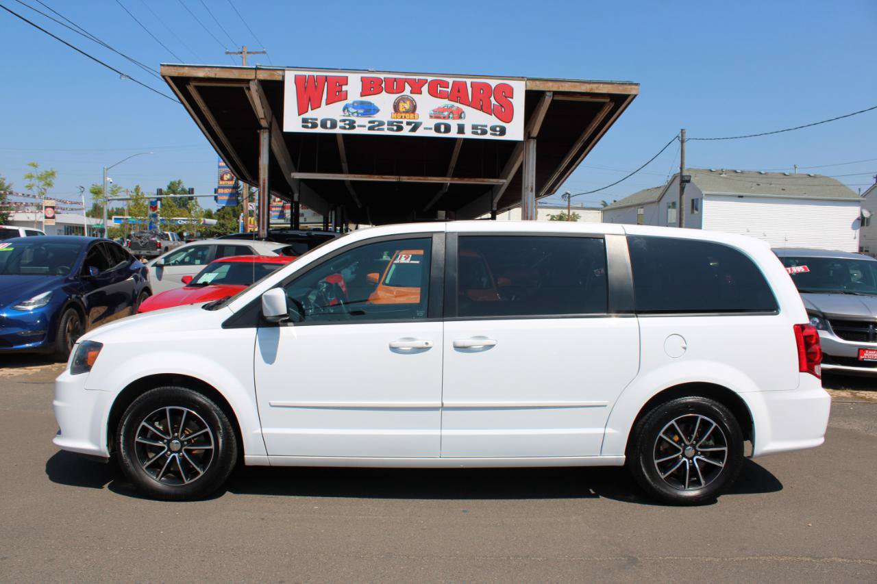 Used 2016 Dodge Grand Caravan SXT FWD image 3