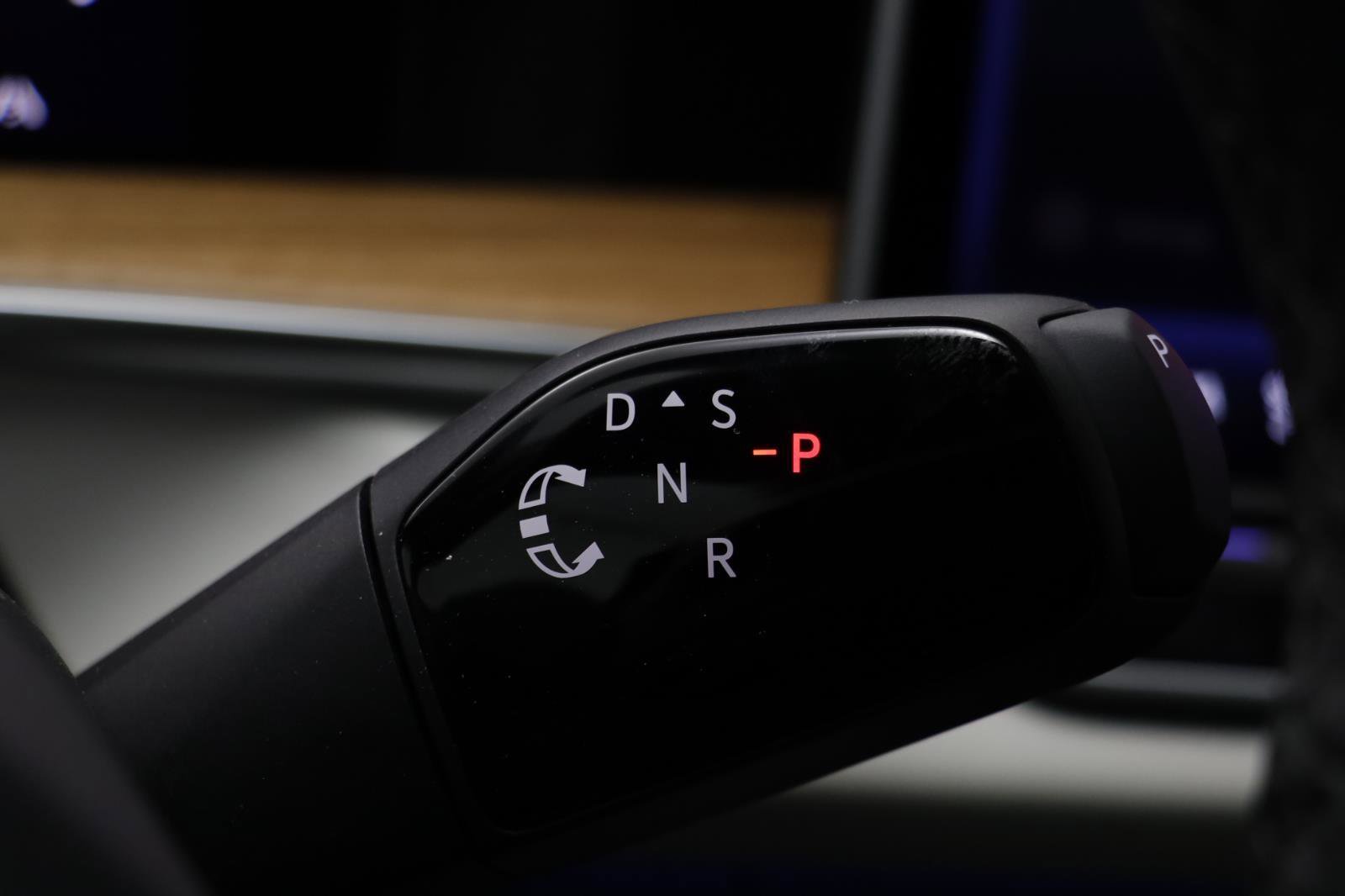 New 2026 Volkswagen Tiguan SEL R-Line image 14