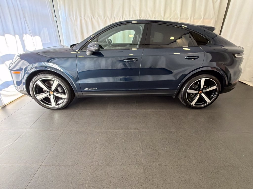 Certified 2026 Porsche Cayenne Coupe AWD/4WD image 2