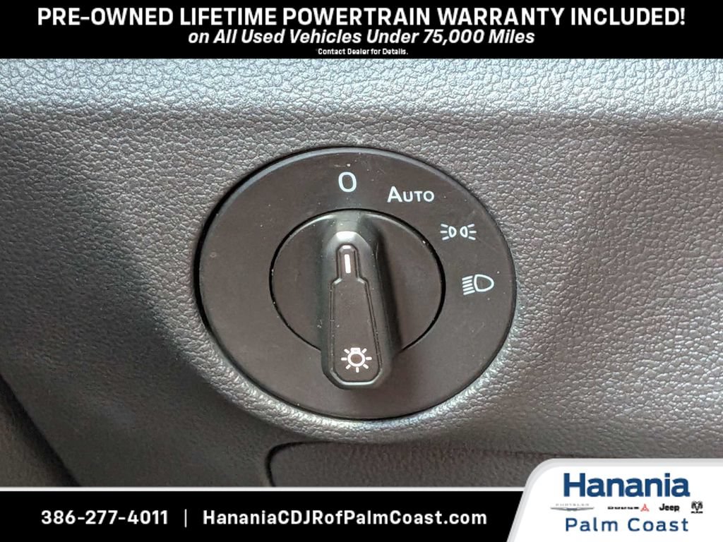 Used 2020 Volkswagen Jetta SEL FWD image 25