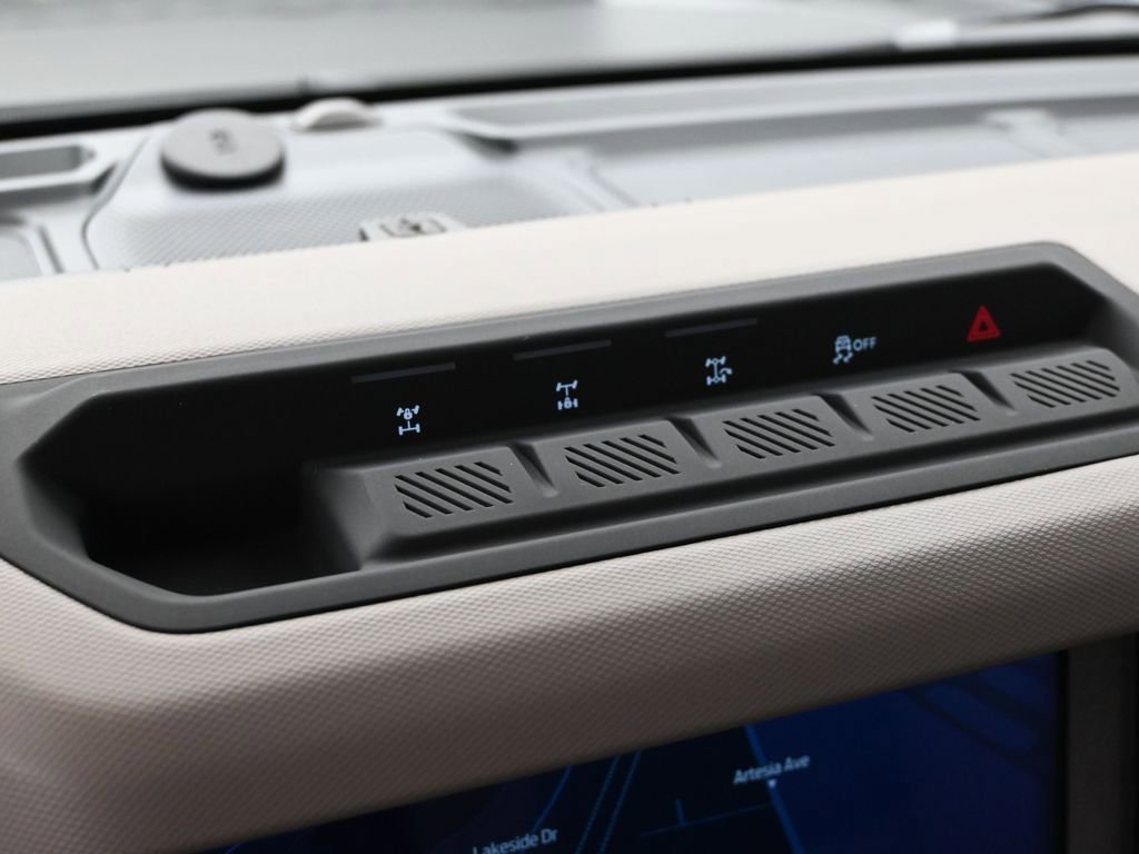 Certified 2024 Ford Bronco Wildtrak image 19