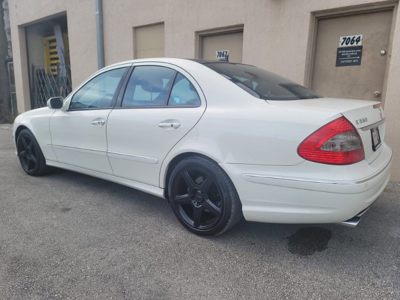 Used 2009 Mercedes-Benz E 550 Sedan image 15