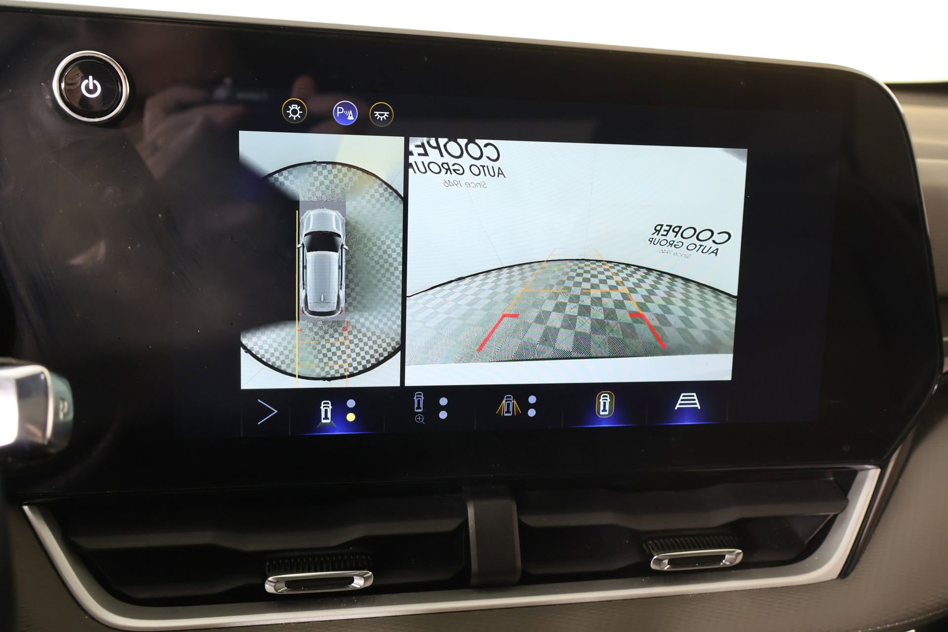 Used 2025 Chevrolet Equinox LT w/ Convenience Package II image 6