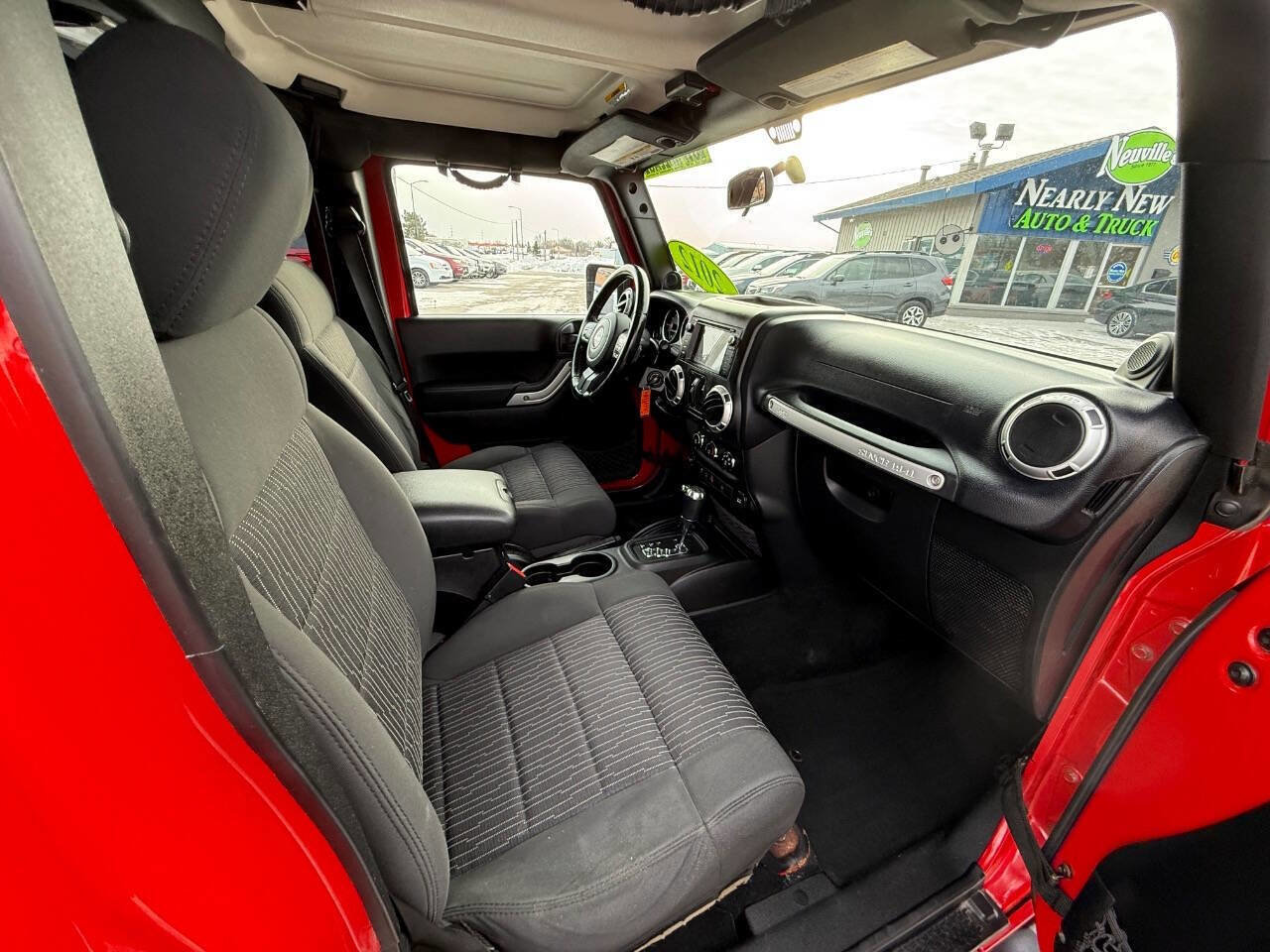 Used 2012 Jeep Wrangler Unlimited Sahara w/ Mopar Chrome Edition Group image 10