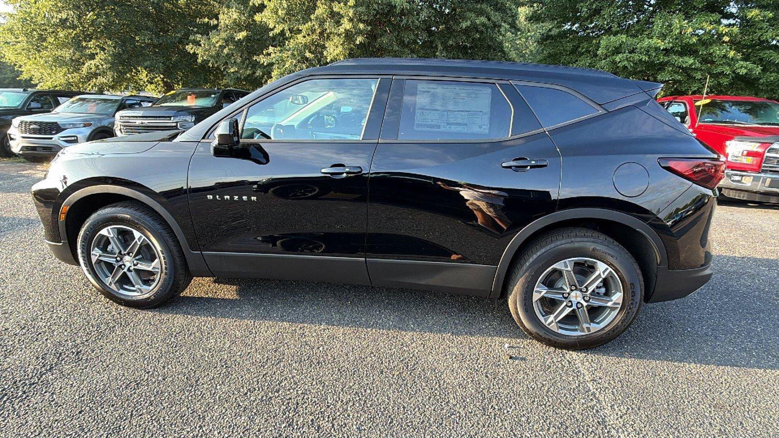 New 2026 Chevrolet Blazer LT w/ Convenience Package FWD image 10