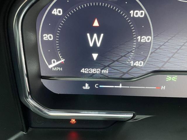 Used 2024 GMC Sierra 2500 AT4 w/ AT4 Preferred Package image 3