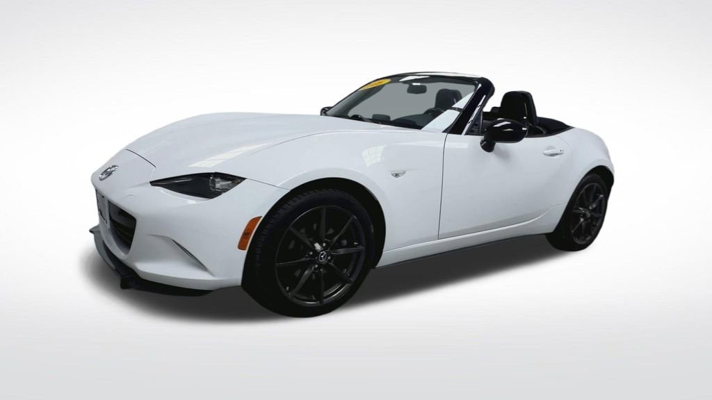Used 2016 MAZDA MX-5 Miata Club RWD image 4