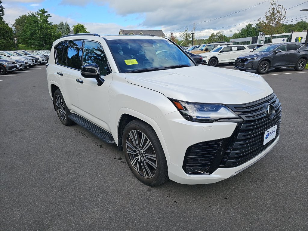 Used 2023 Lexus LX 600 4WD w/ Appearance Package image 3