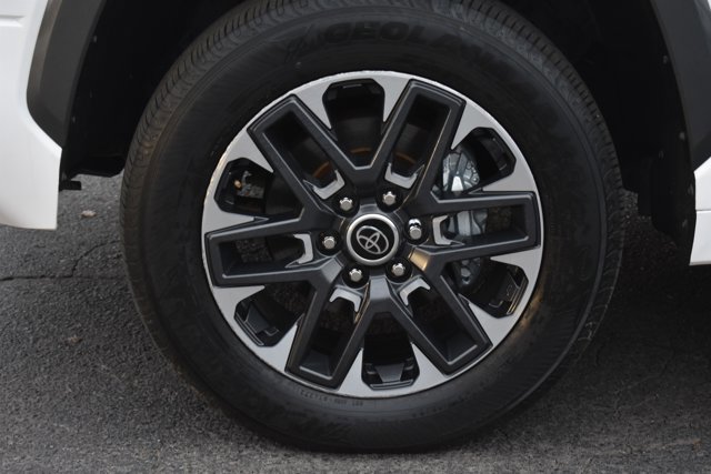 Used 2022 Toyota Tundra Limited image 9