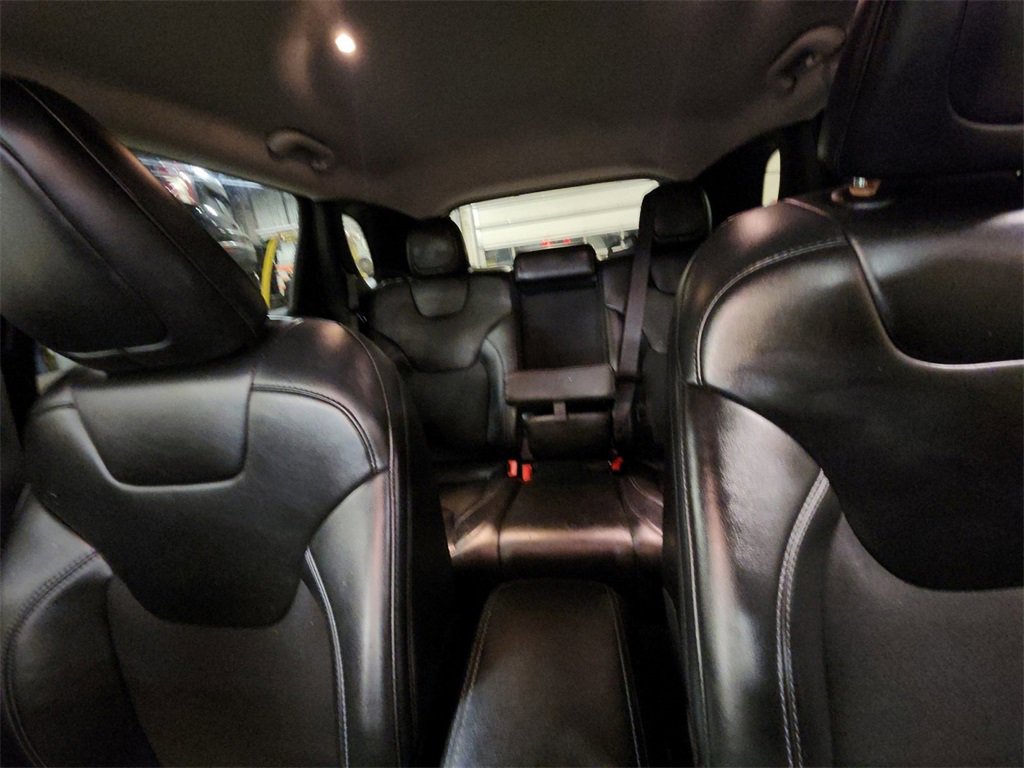 Used 2020 Jeep Cherokee Latitude Plus image 33