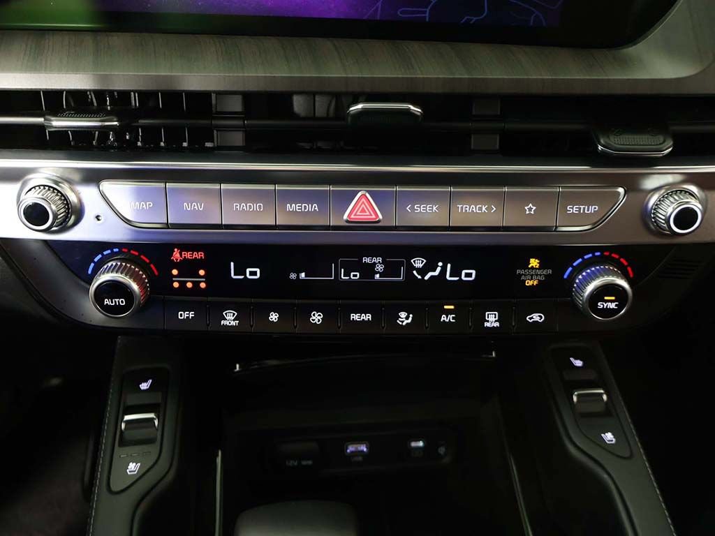 Used 2024 Kia Telluride SX FWD image 55