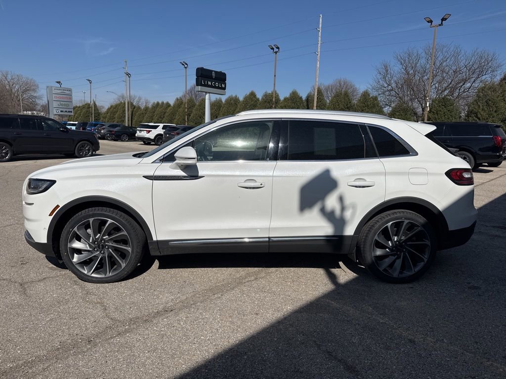 Used 2022 Lincoln Nautilus Reserve w/ Equipment Group 202A image 4