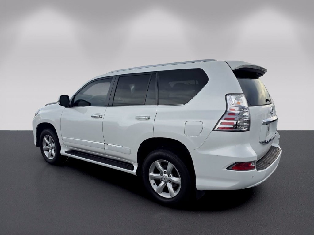 Used 2018 Lexus GX 460 w/ Navigation Package AWD/4WD image 5