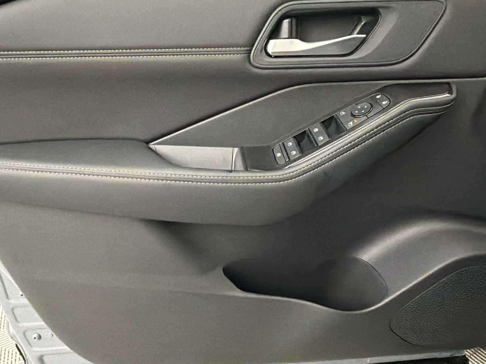 New 2026 Nissan Rogue Dark Armor FWD image 22