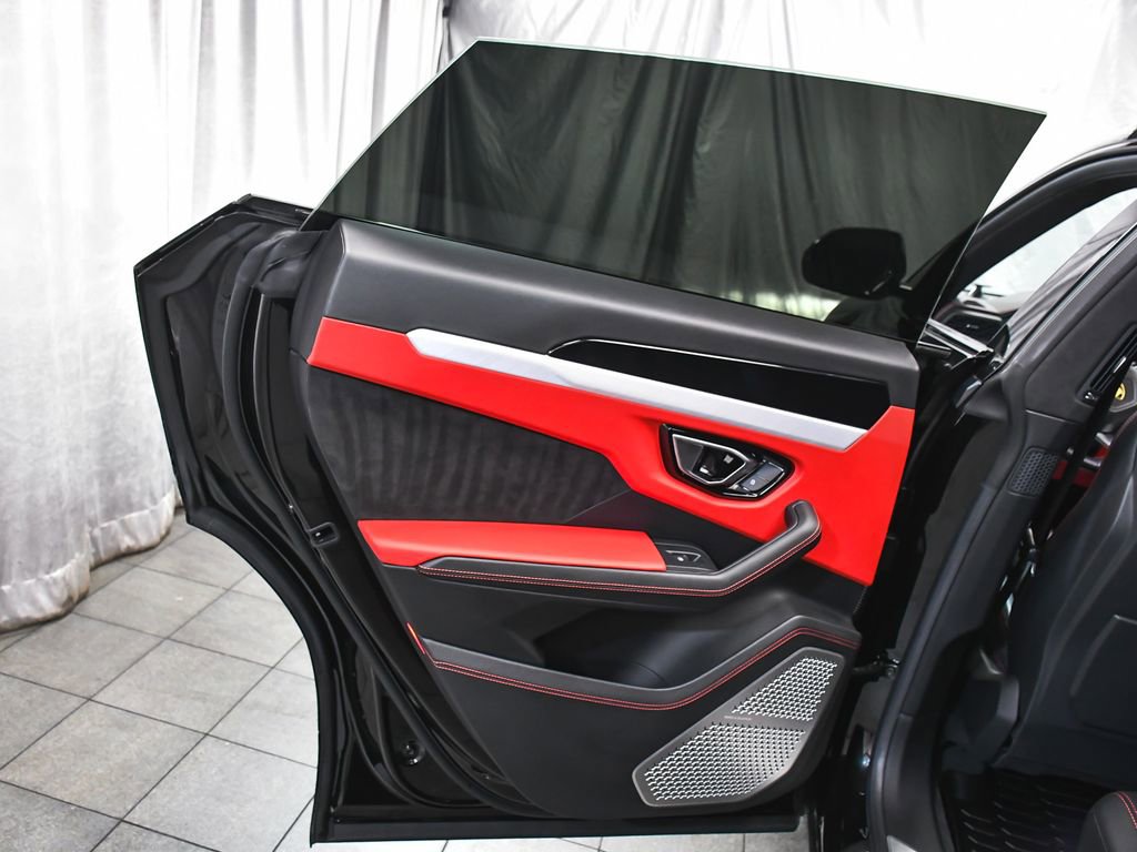 Used 2022 Lamborghini Urus AWD/4WD image 13