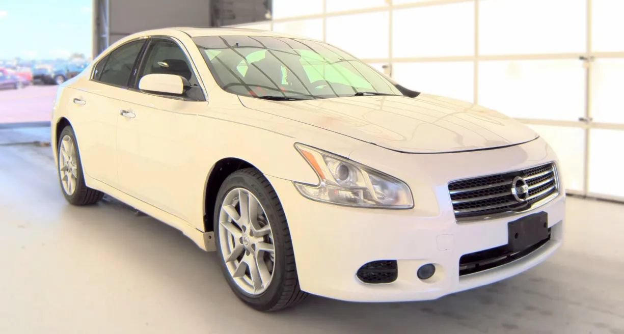 Used 2010 Nissan Maxima 3.5 S FWD image 2
