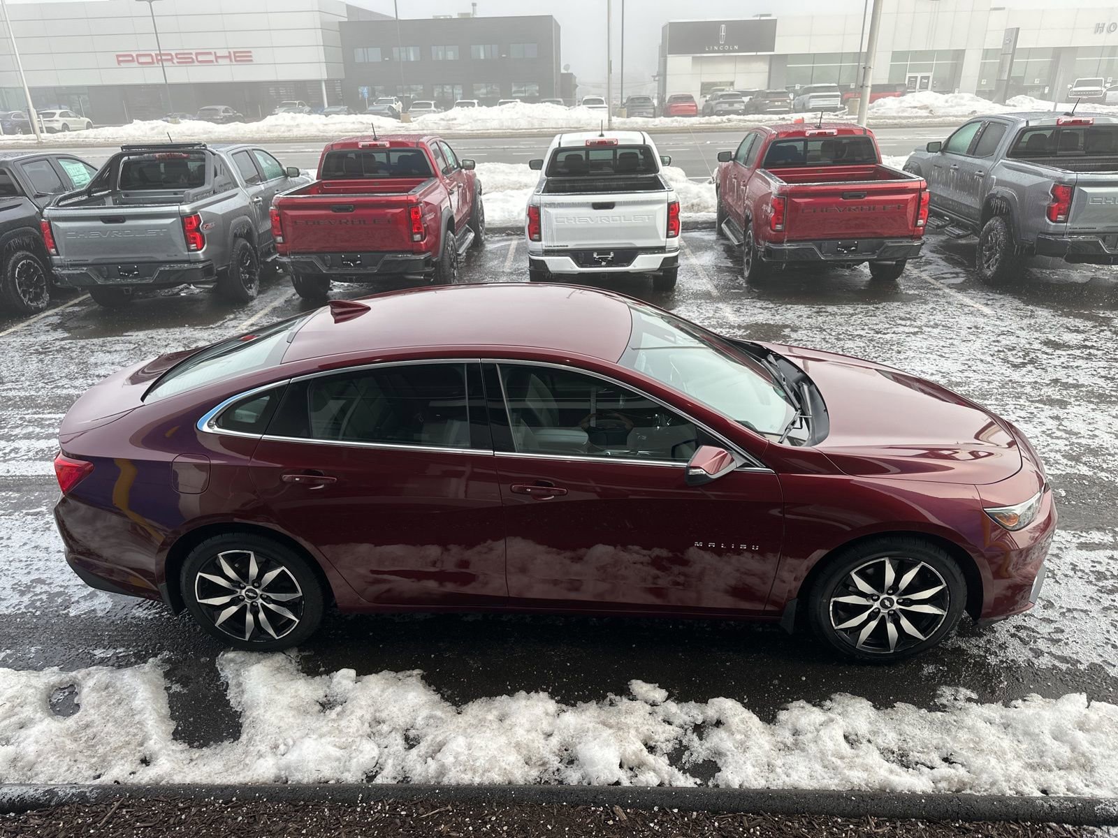 Used 2016 Chevrolet Malibu LT FWD image 4