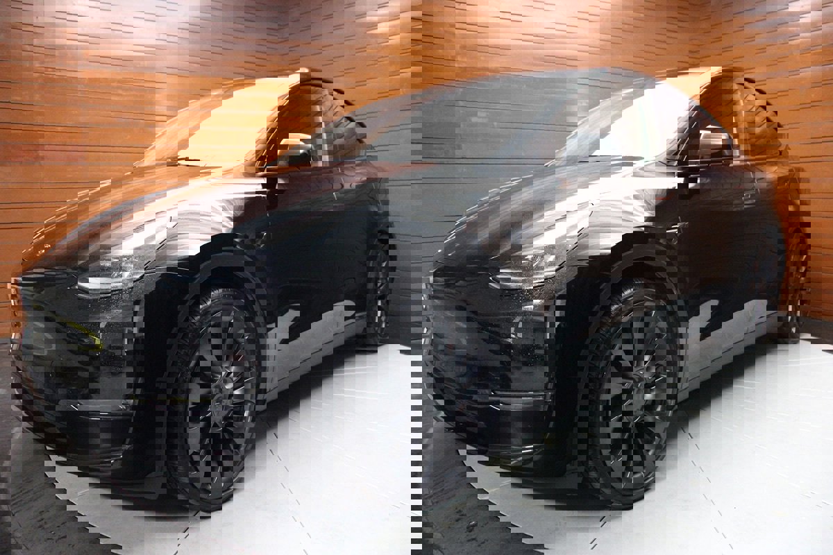 Used 2024 Tesla Model Y Performance image 21