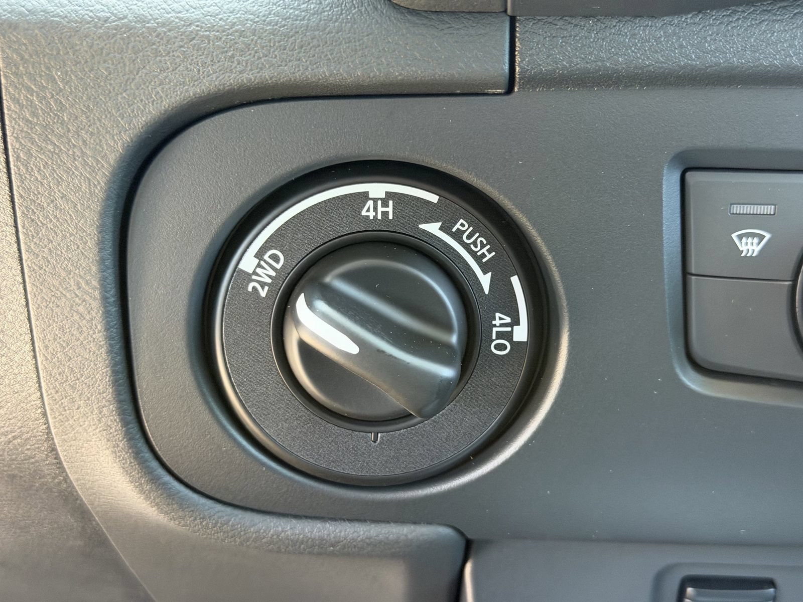 New 2026 Nissan Frontier SV w/ All-Weather Content Package AWD/4WD image 9
