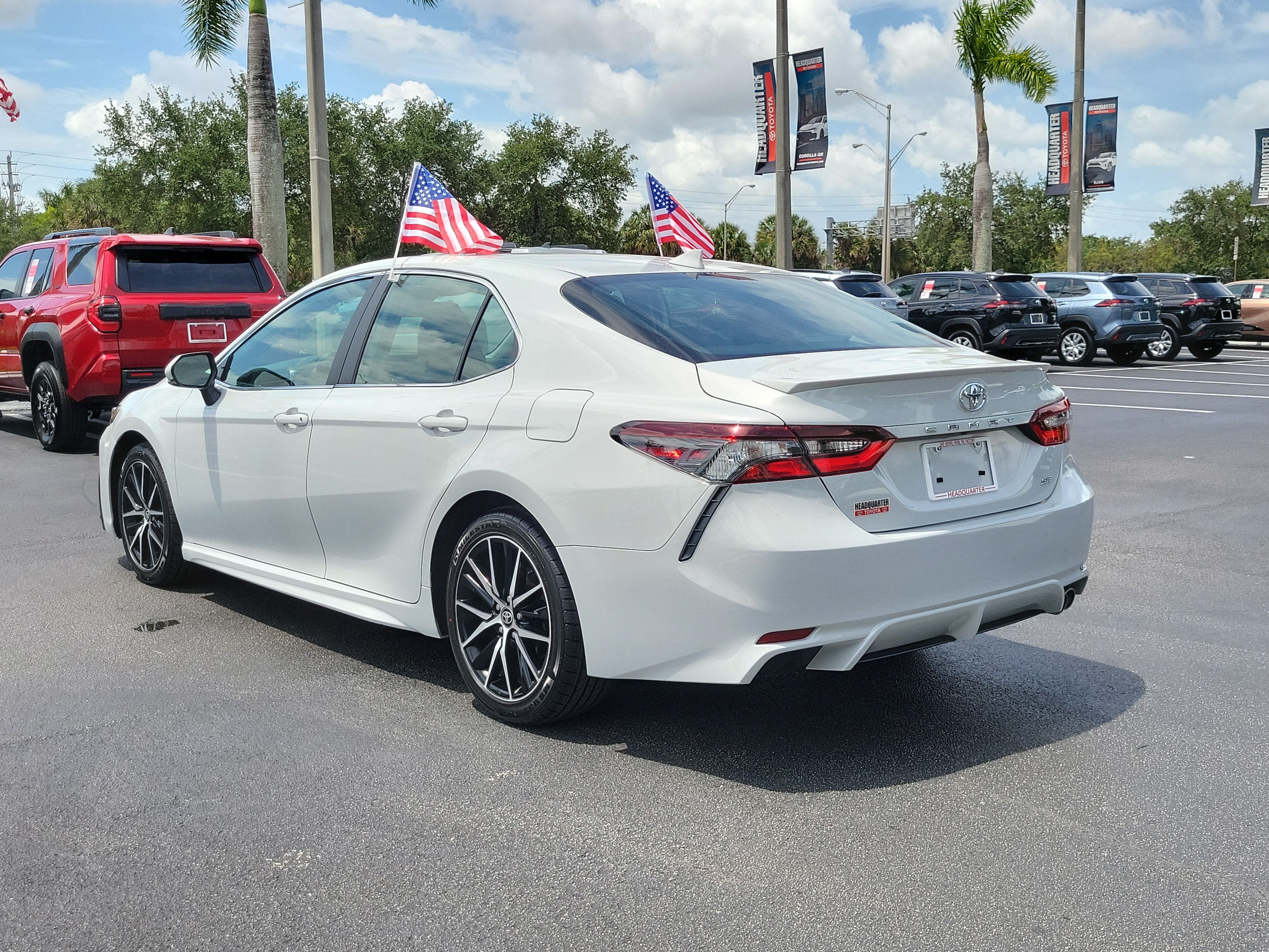 Used 2023 Toyota Camry SE FWD image 8