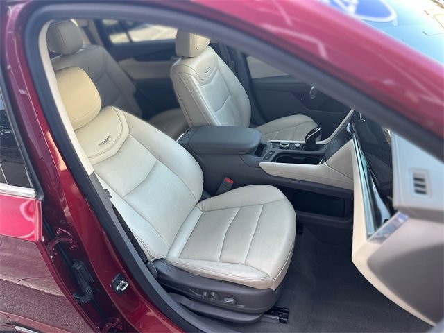 Used 2020 Cadillac XT6 Premium Luxury image 29