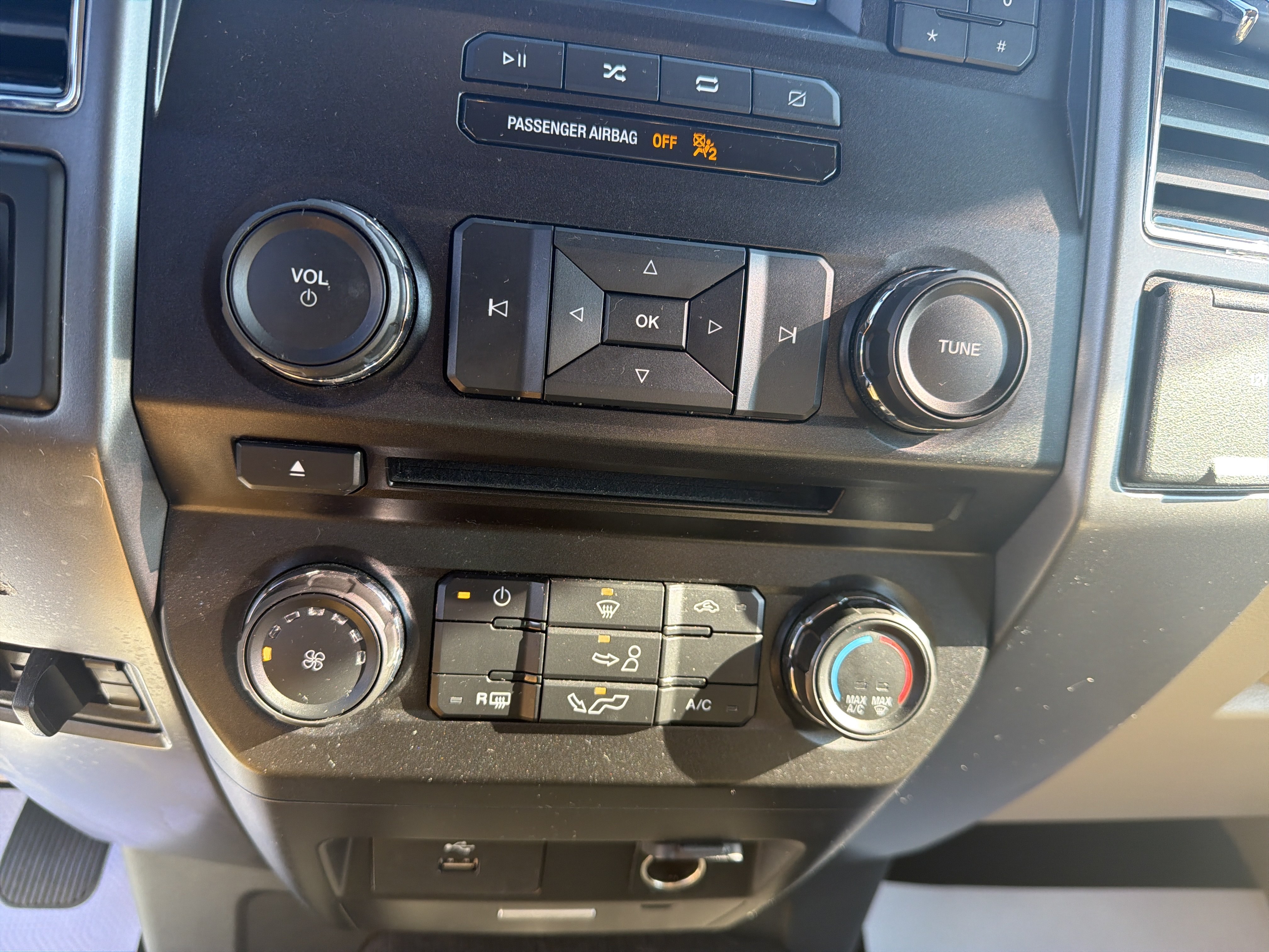 Used 2018 Ford F150 XLT w/ Equipment Group 301A Mid AWD/4WD image 26